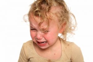 anak suka menangis menjerit